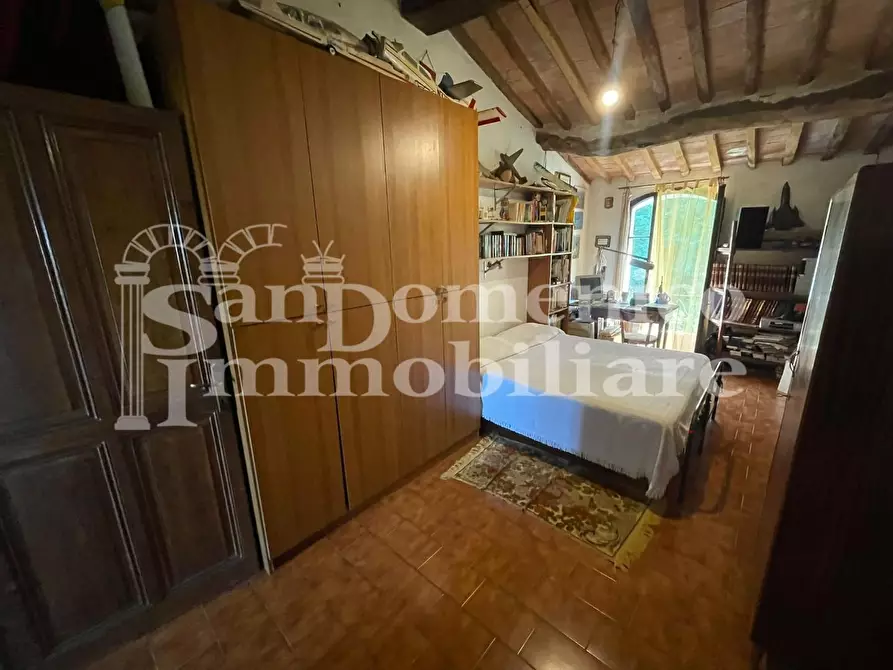 Immagine 49 di Villa in vendita  a Calci