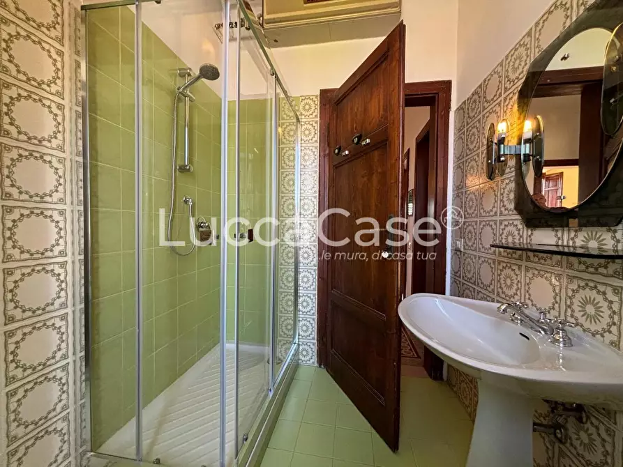 Immagine 22 di Villa in vendita  a Lucca