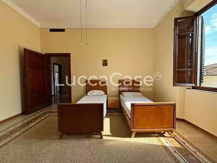 Immagine 9 di Villa in vendita  a Lucca