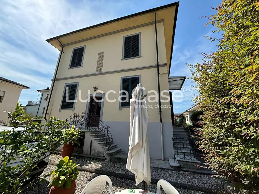 Immagine 26 di Villa in vendita  a Lucca
