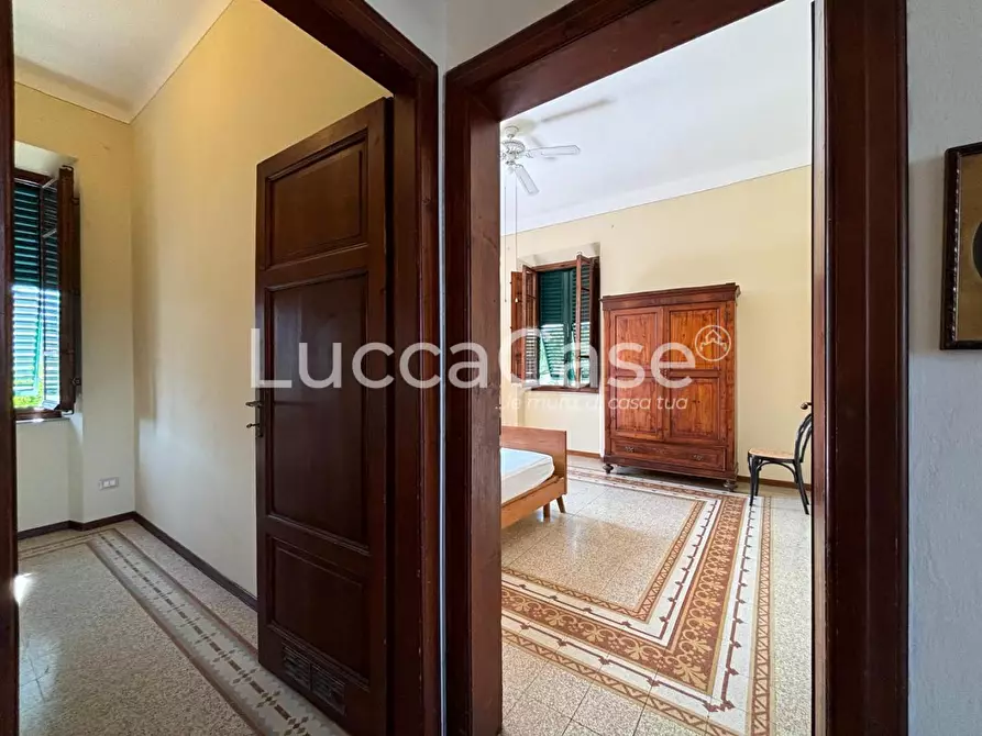 Immagine 23 di Villa in vendita  a Lucca
