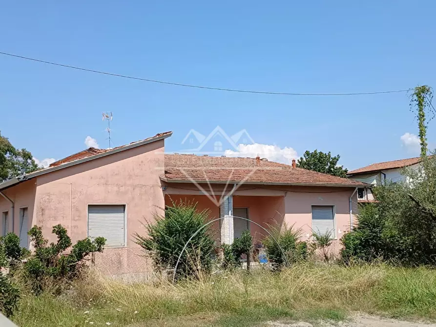 Immagine 1 di Casa semindipendente in vendita  a Carrara