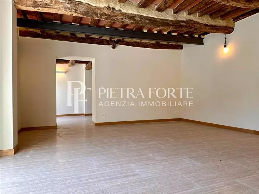 Immagine 14 di Rustico / casale in vendita  a Pietrasanta