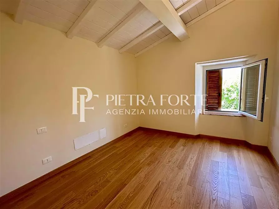 Immagine 23 di Rustico / casale in vendita  a Pietrasanta