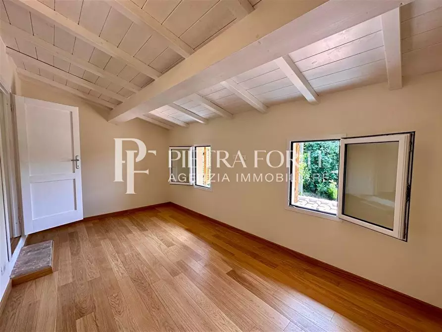 Immagine 25 di Rustico / casale in vendita  a Pietrasanta