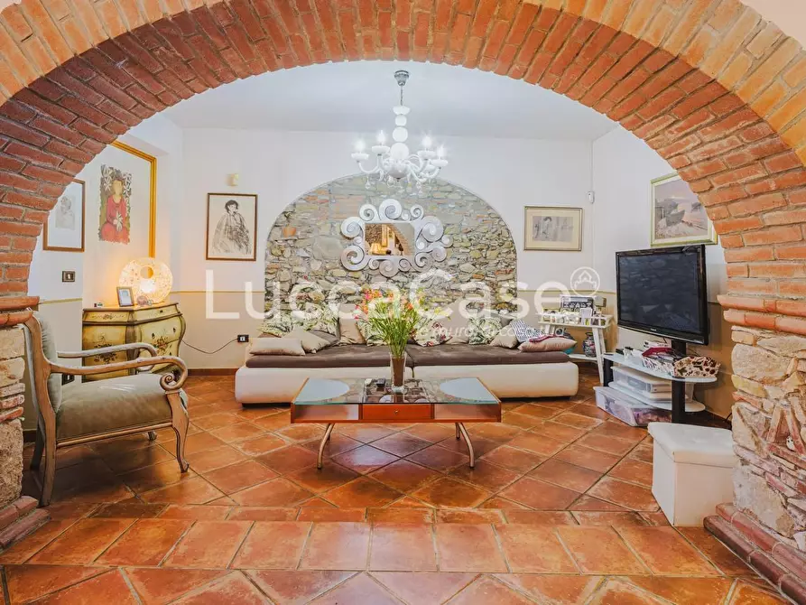 Immagine 5 di Rustico / casale in vendita  a Capannori