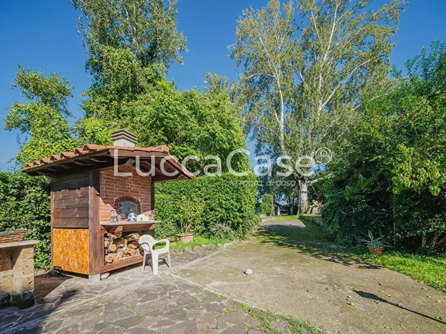 Immagine 47 di Rustico / casale in vendita  a Capannori