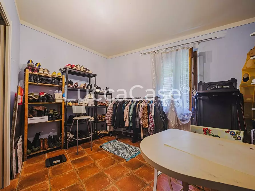 Immagine 24 di Rustico / casale in vendita  a Capannori