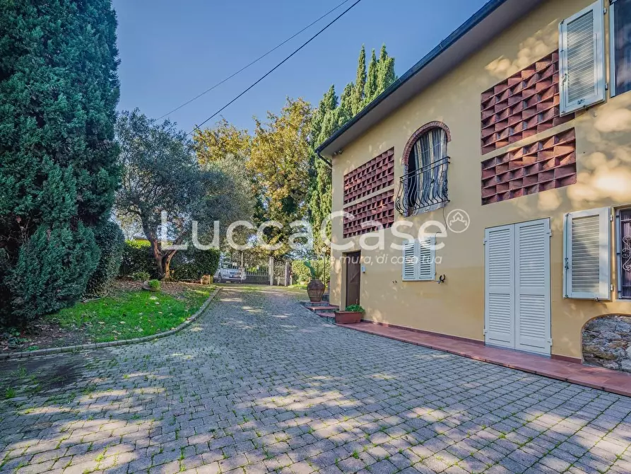 Immagine 40 di Rustico / casale in vendita  a Capannori