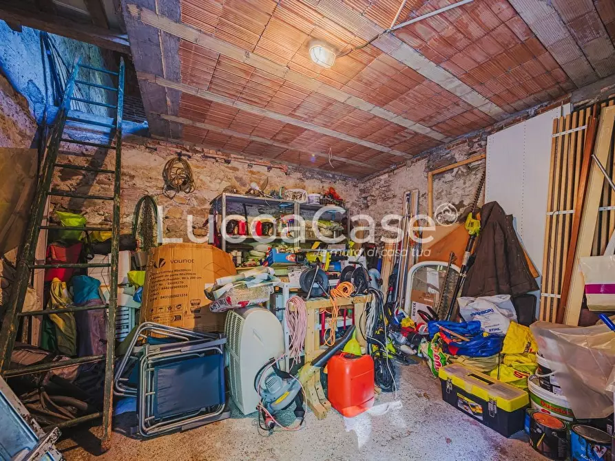 Immagine 41 di Rustico / casale in vendita  a Capannori