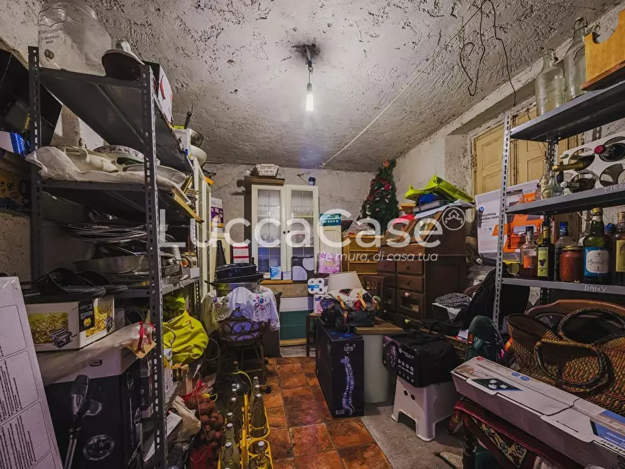 Immagine 18 di Rustico / casale in vendita  a Capannori