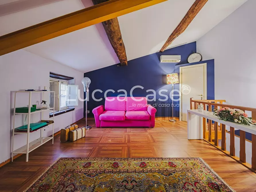 Immagine 36 di Rustico / casale in vendita  a Capannori