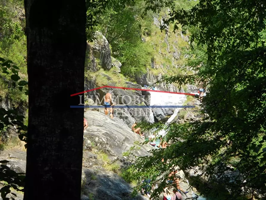 Immagine 30 di Casa bifamiliare in vendita  a Massa