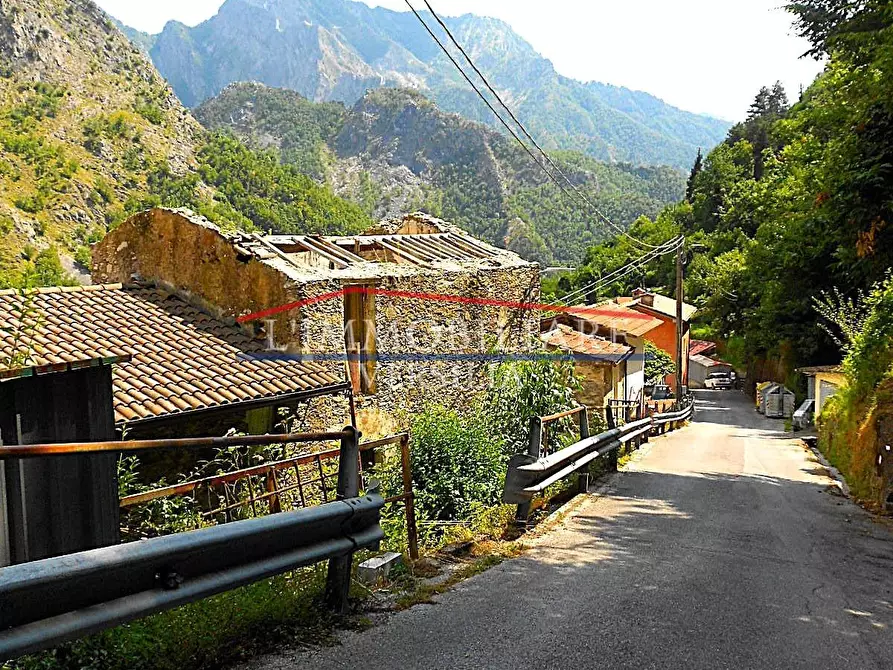 Immagine 25 di Casa bifamiliare in vendita  a Massa