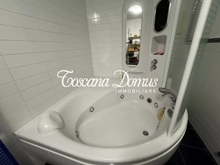 Immagine 27 di Appartamento in vendita  a Siena