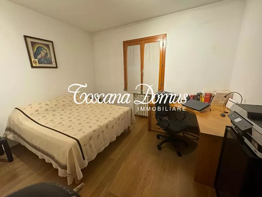 Immagine 14 di Appartamento in vendita  a Siena