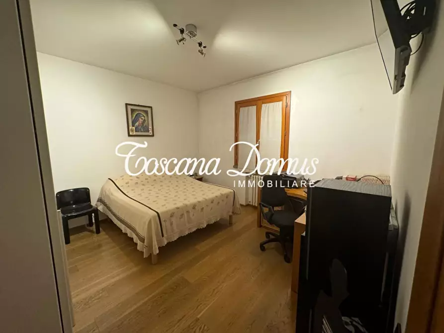 Immagine 12 di Appartamento in vendita  a Siena