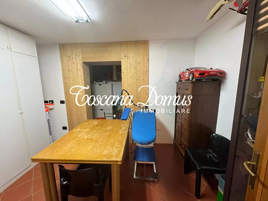 Immagine 17 di Appartamento in vendita  a Siena