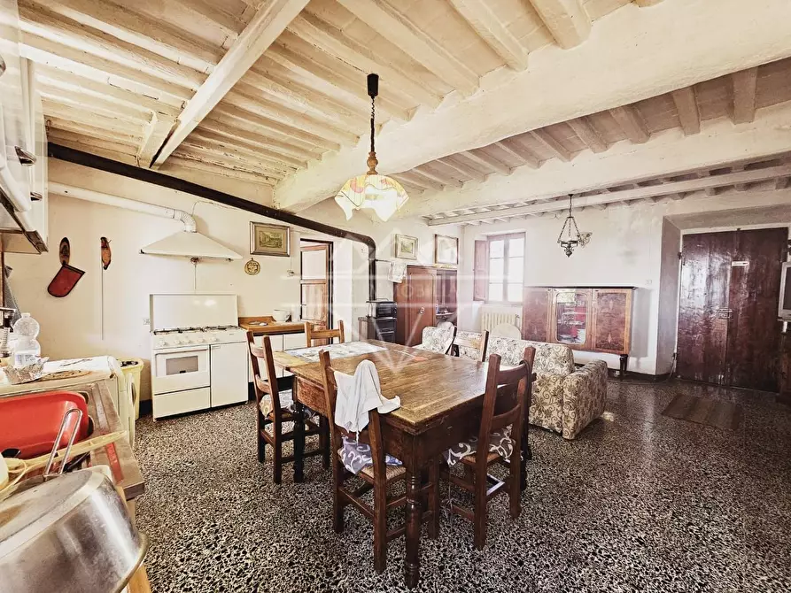 Immagine 5 di Casa semindipendente in vendita  a Massa