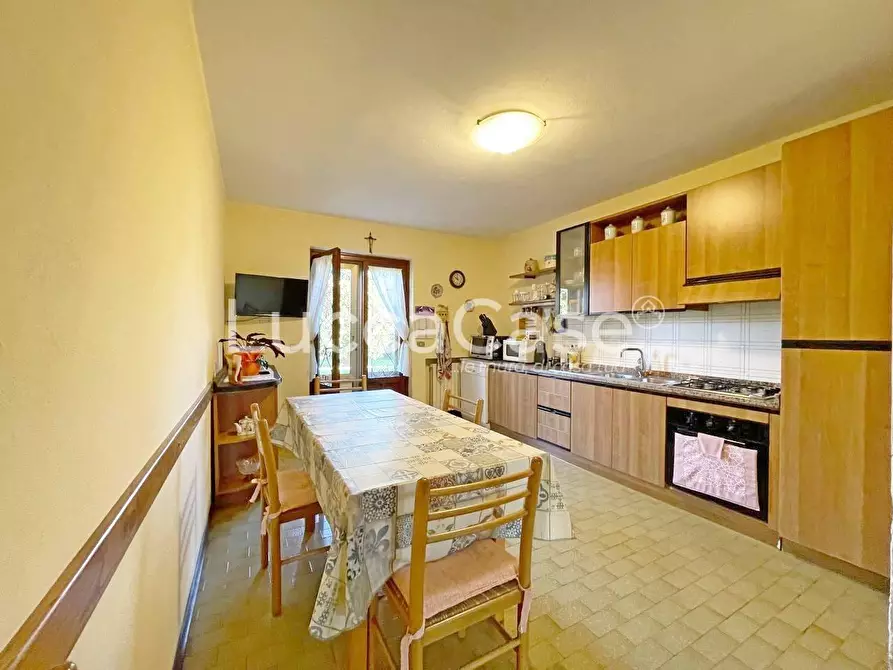 Immagine 26 di Villa in vendita  a Capannori