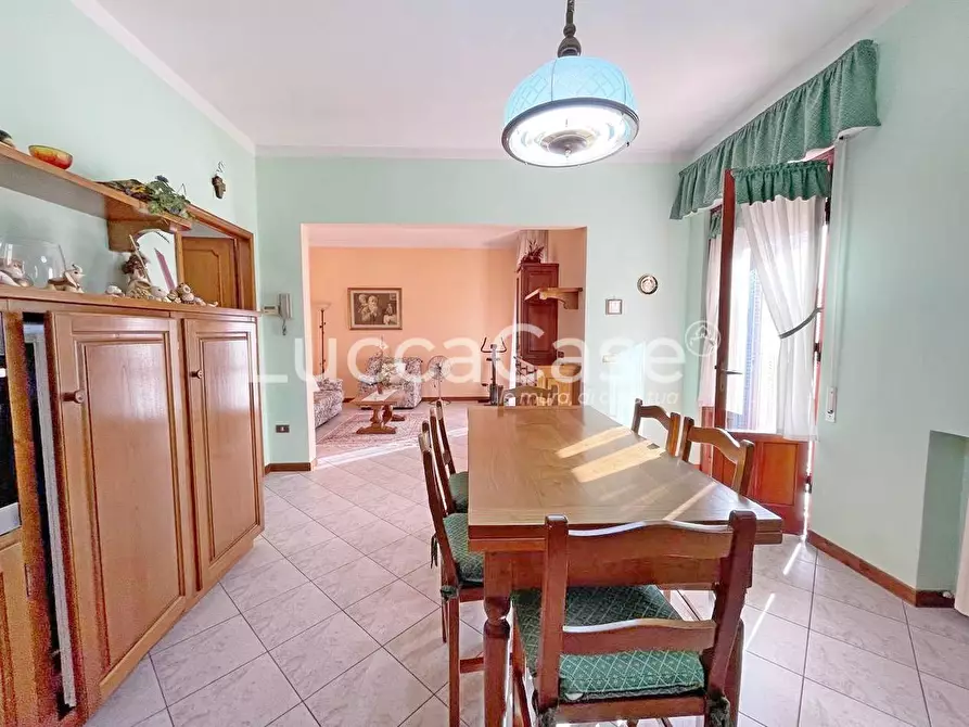 Immagine 6 di Villa in vendita  a Capannori