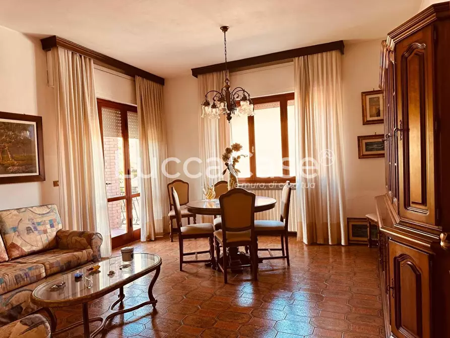 Immagine 7 di Villa in vendita  a Capannori