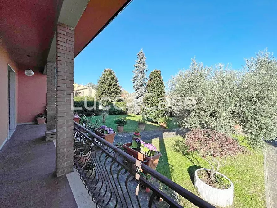 Immagine 24 di Villa in vendita  a Capannori