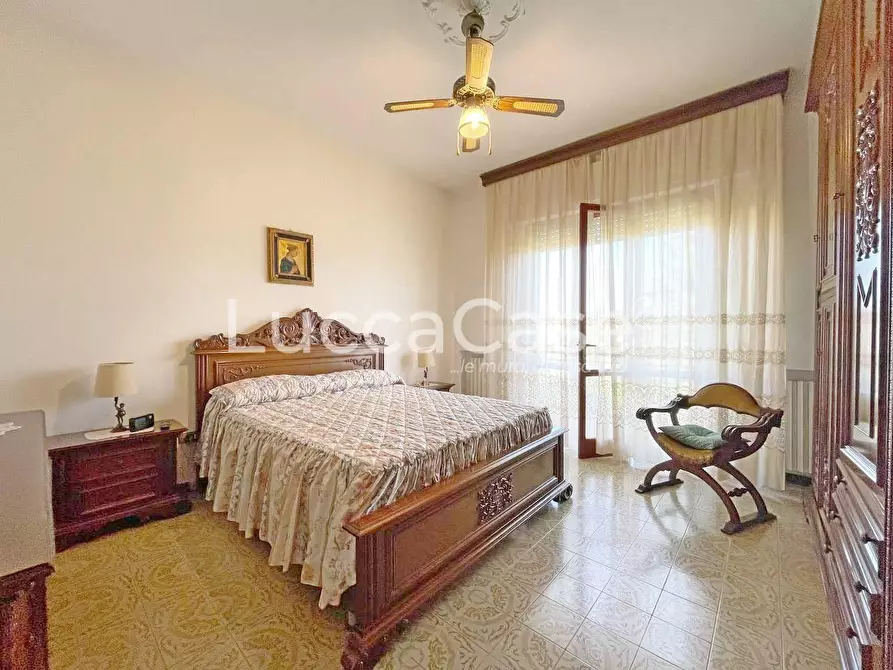 Immagine 13 di Villa in vendita  a Capannori