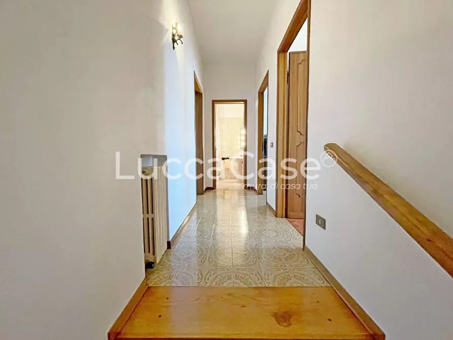 Immagine 16 di Villa in vendita  a Capannori