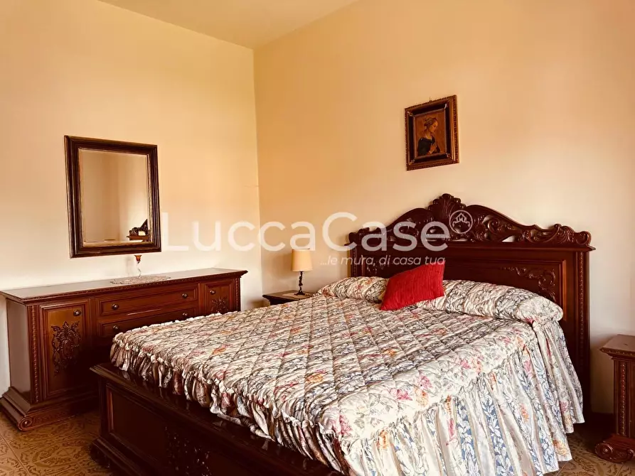Immagine 14 di Villa in vendita  a Capannori