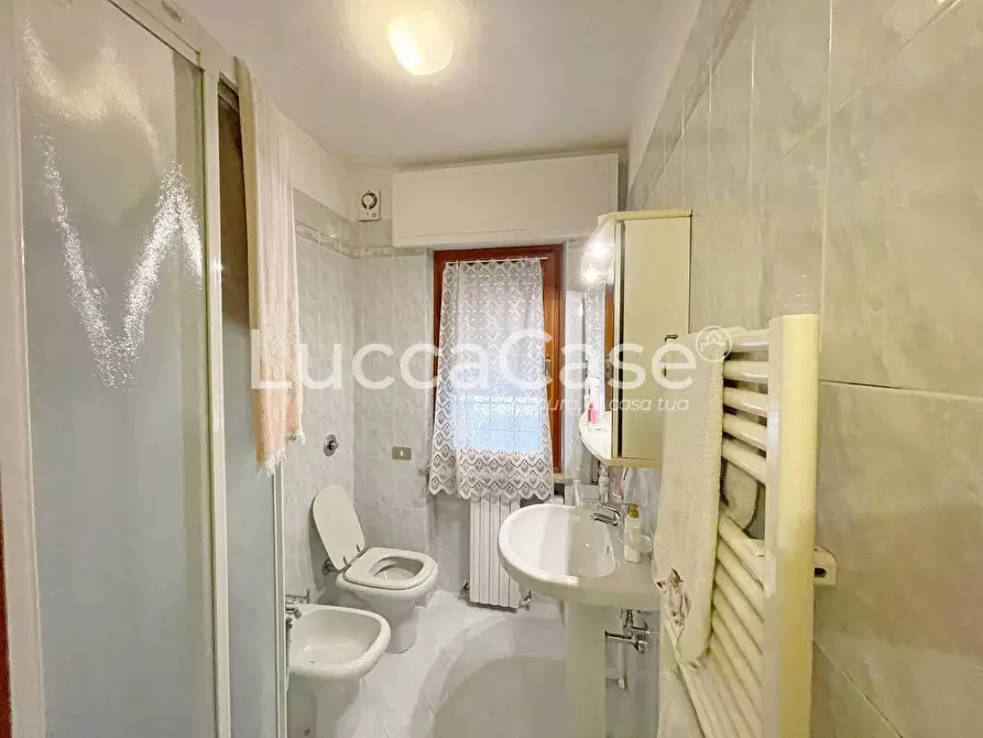 Immagine 25 di Villa in vendita  a Capannori