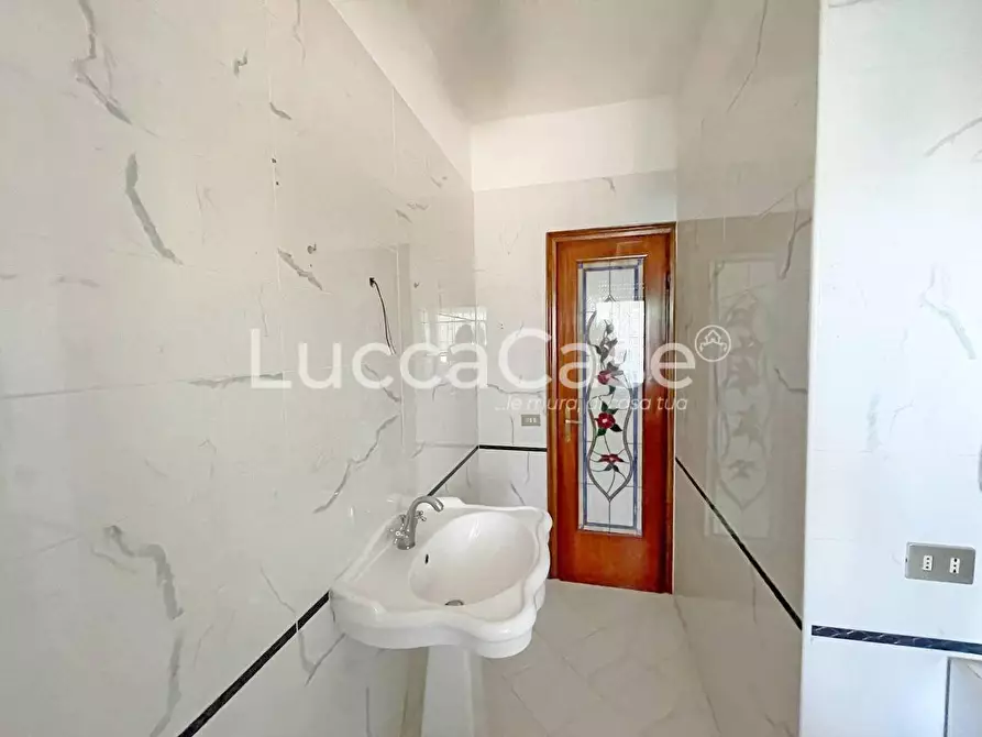 Immagine 6 di Casa quadrifamiliare in vendita  a Viareggio