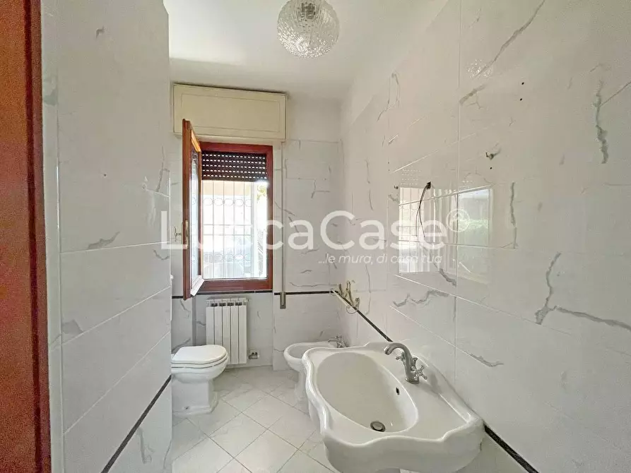 Immagine 7 di Casa quadrifamiliare in vendita  a Viareggio