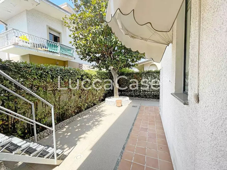 Immagine 14 di Casa quadrifamiliare in vendita  a Viareggio