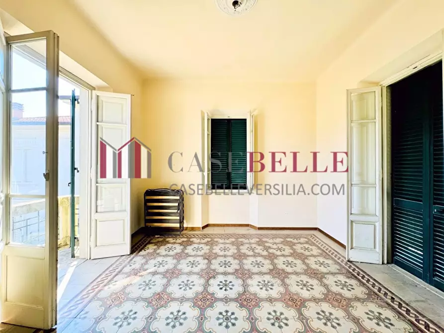 Immagine 18 di Villa in vendita  a Camaiore