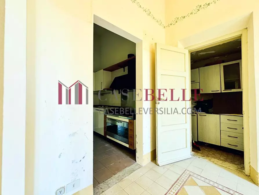 Immagine 7 di Villa in vendita  a Camaiore