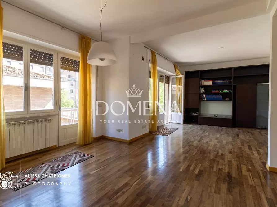 Immagine 19 di Appartamento in vendita  a Siena