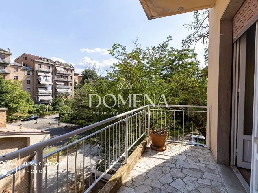 Immagine 1 di Appartamento in vendita  a Siena