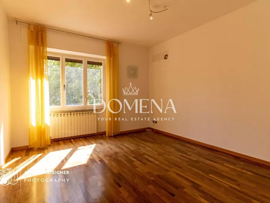 Immagine 11 di Appartamento in vendita  a Siena