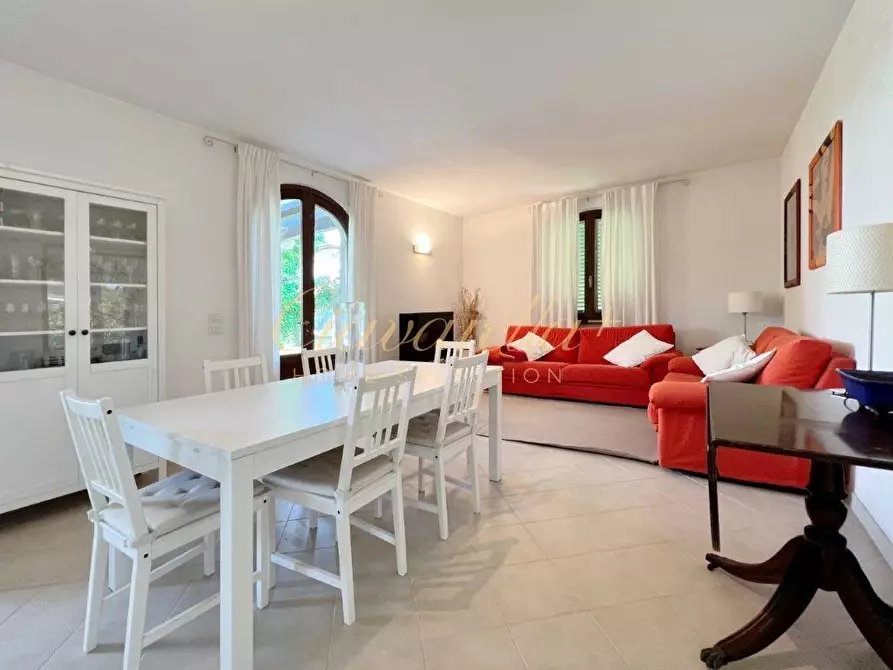 Immagine 8 di Villa in vendita  a Forte Dei Marmi