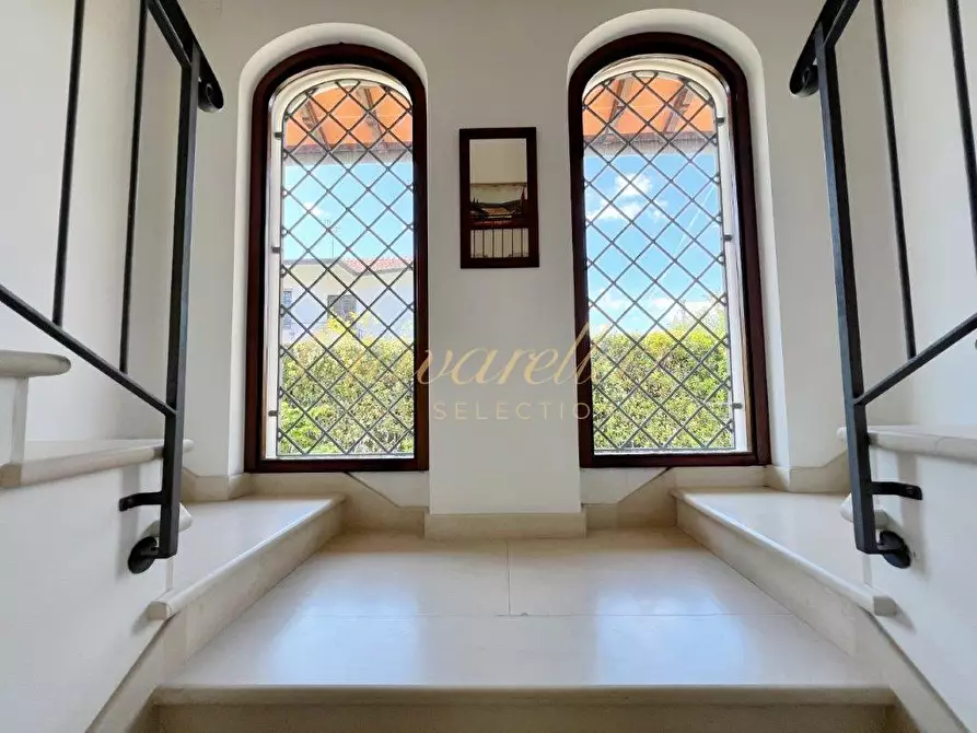 Immagine 11 di Villa in vendita  a Forte Dei Marmi