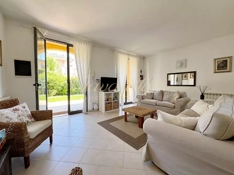 Immagine 5 di Villa in vendita  a Forte Dei Marmi