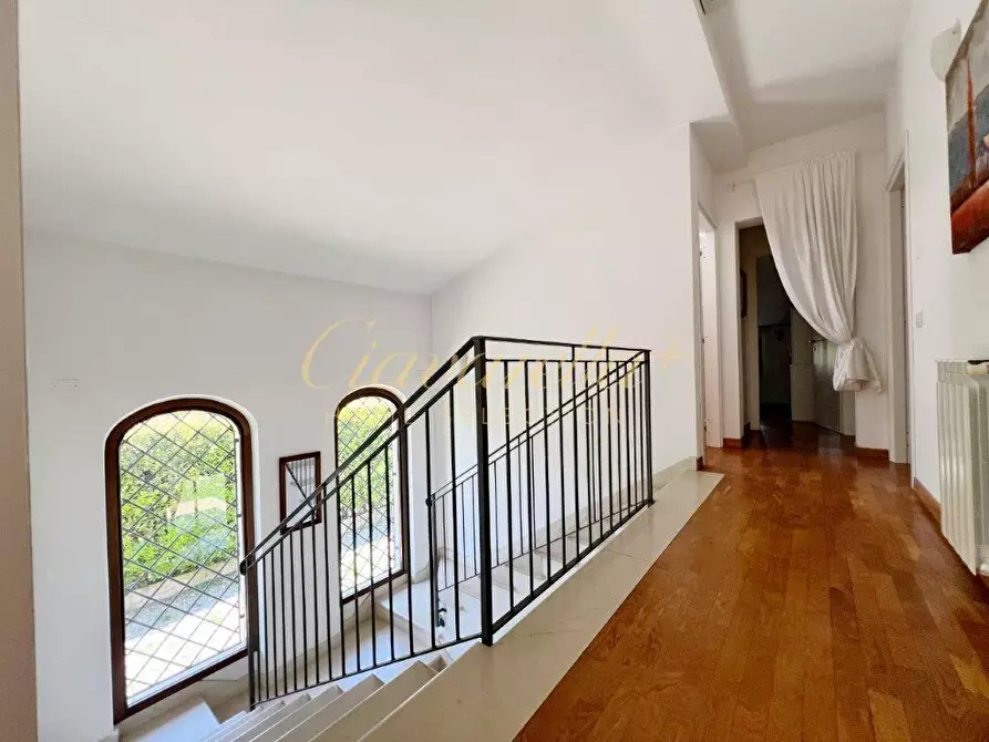 Immagine 12 di Villa in vendita  a Forte Dei Marmi