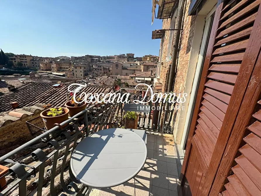 Immagine 8 di Appartamento in vendita  a Siena