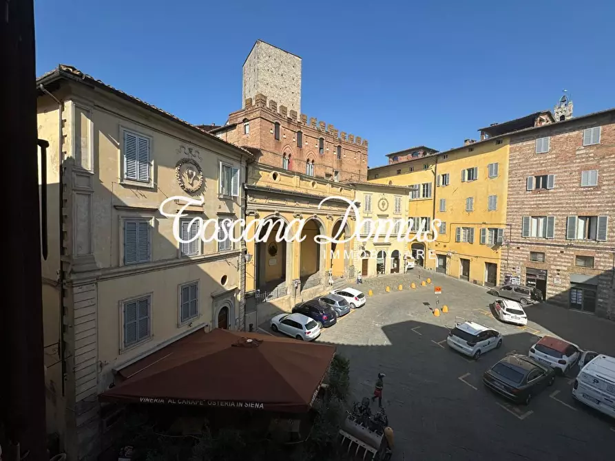 Immagine 16 di Appartamento in vendita  a Siena