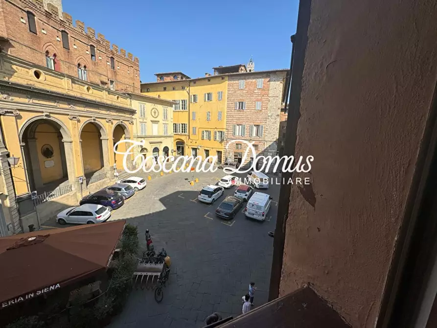 Immagine 15 di Appartamento in vendita  a Siena