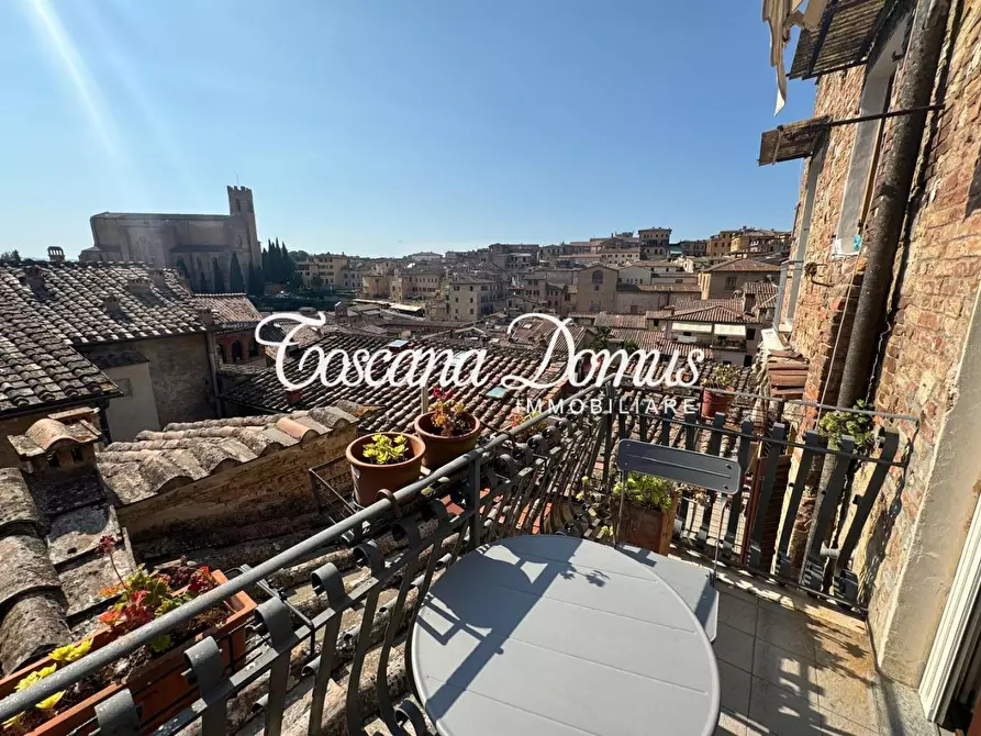 Immagine 6 di Appartamento in vendita  a Siena