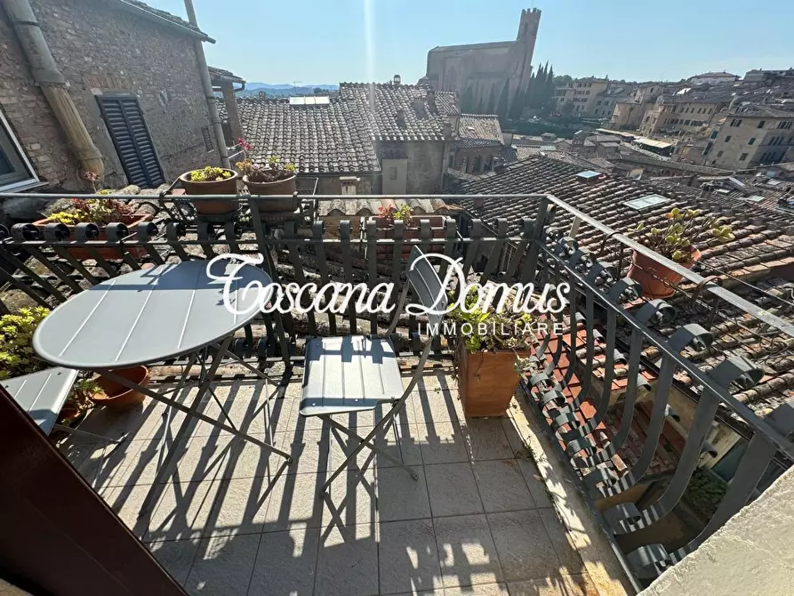 Immagine 4 di Appartamento in vendita  a Siena