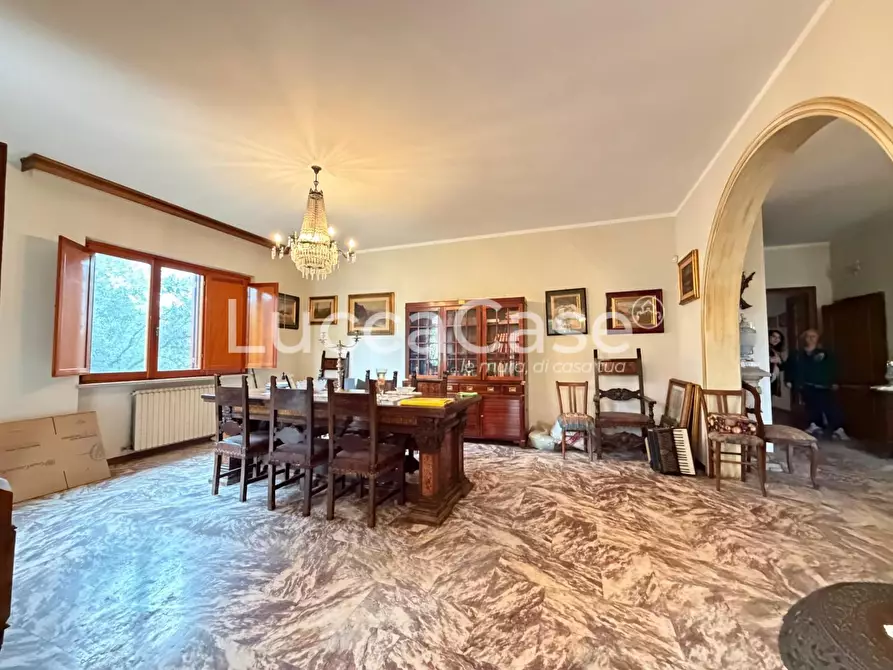 Immagine 13 di Villa in vendita  a Capannori