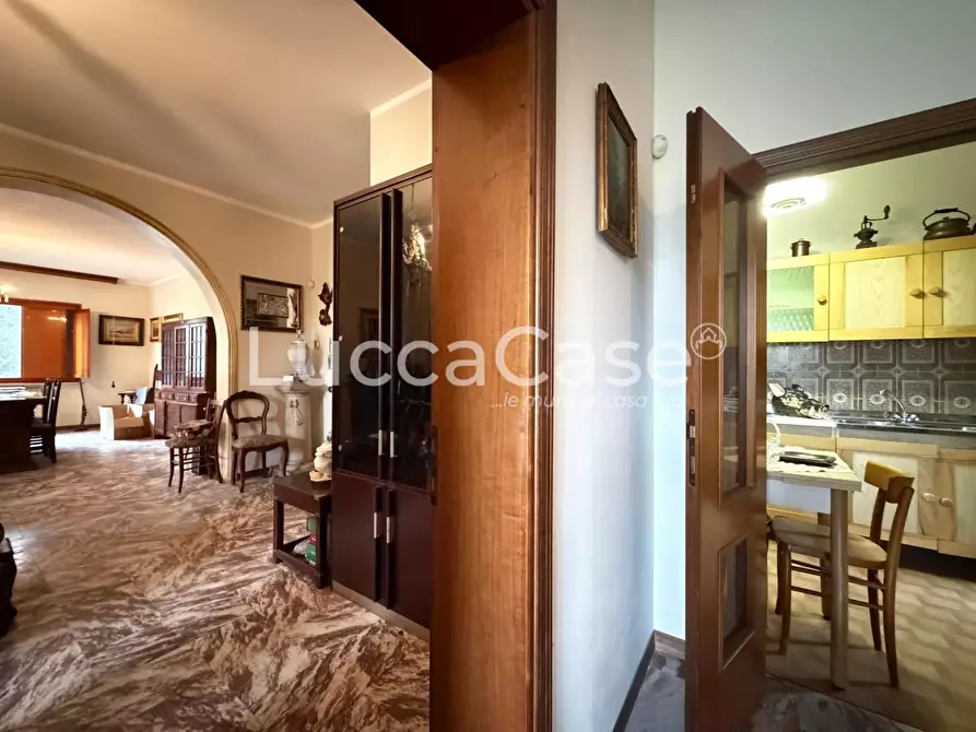 Immagine 32 di Villa in vendita  a Capannori